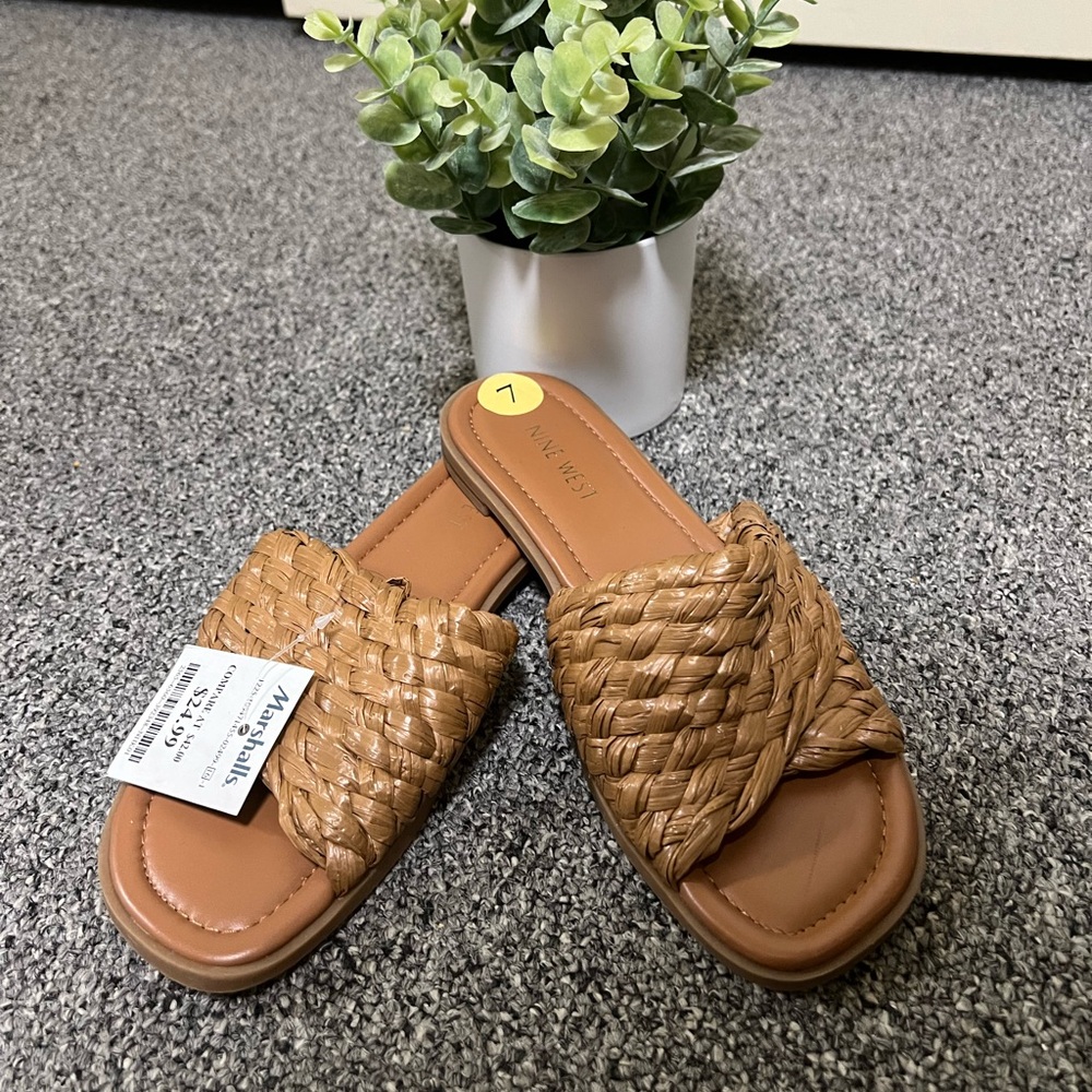 NWT - Nine West woven Sandals - Size 7